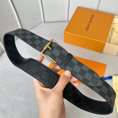 特 寬：40mm 驢家新品 Nigo新品限量版 專櫃有售新品男士系列 專用訂做面料搭配原廠純黑色小牛皮 針扣款式設計搭扣 雙面用 兩種佩戴方式潮男必備款！