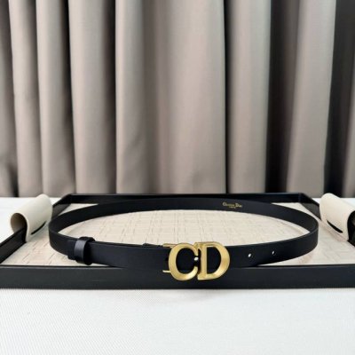 Dior 24早春新款 C D搭扣黄铜腰带扣，小牛皮腰带 经典永存 2.0Cm