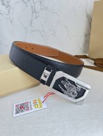 品名：巴宝莉.Burberry腰带 皮带 原单 型号：挂扣，经典纯钢材质挂扣，实物拍摄，头层牛皮 材料：百分百头层牛皮，保证真皮。双面可用专柜同等质量，经典双面