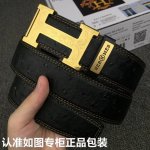 品牌：爱马仕.Hermes鸵鸟纹 型号：原单！请认准如图专柜包装 等级：意大利进口百分百头层牛皮，Hermes.爱马仕，世界著名奢侈品品牌。进口头层牛皮，国外专
