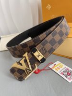 品名： Lv..路易..威登腰带皮带原单 型号：挂扣，经典纯钢材质镶钻字母挂扣，头层牛皮，图片实物拍摄 材料：头层牛皮，挂扣系列，纯钢材质扣头，钯镀电镀工艺永不