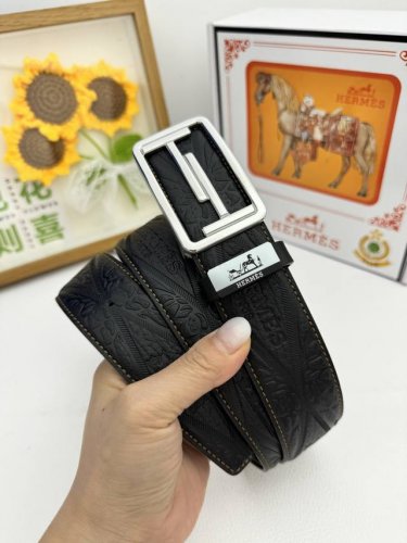 品名：爱马仕.Hermès 原单 材质：原单牛皮腰带 百分百头层牛皮腰带保证真皮，24K纯钢扣，专柜原单品质、做工精细，时尚大牌，送人自用首选 包装： 请认准如