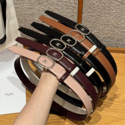 凯旋门家新款Alix 中号25毫米双面腰带 这款采用牛皮革，金属饰面，可拆卸椭圆形搭扣，双面腰带，Triomphe双面饰钉. 宽度：25毫米