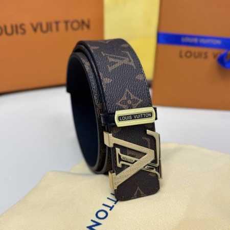 高端品质，实物拍摄 批 配全套包装 品牌：驴家最新款 扣头材质：精品实心钢扣 带身材质正面：40Mm宽度采用双面进口原版皮腰带 双面可用 。真空电镀五金扣头实物 - 点击图像关闭