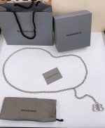 Balenciaga 巴黎世家 monaco做旧金色黄铜链条腰带 亮相于Balenciaga 2025春季系列Look 37 黄铜材质 金色金属 长度120Cm