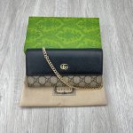 颜色 黑 粉尺寸 19X10Gucci新品！采用进口牛皮，进口线，新款Ophidia系列 采用意大利进口小牛皮，配以经典双G五金，新的式样和轮廓托的新作登场了。