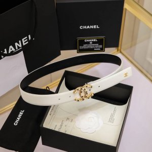 chanel 24S Cc 珍珠 水钻 白 与 黑 字母 Logo搭扣 黄铜金属小牛皮腰带 手感柔软 细腻 3.0Cm 码数75- -