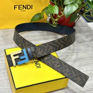 特 Fendi 芬迪 专柜同款 宽4.0Cm 双环正反用腰带 Ff按钉搭扣 兰色Cuoio Romano皮革材质 反面面料带有烟草黄和黑色Ff图案 四方金属饰面