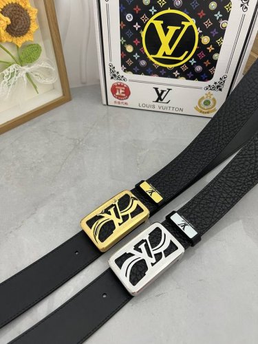 品名：Lv..路易..威登原单 材质：原单牛皮腰带 百分百头层牛皮腰带保证真皮，24K纯钢扣，专柜原单品质、做工精细，时尚大牌，送人自用首选 包装： 请认准如图