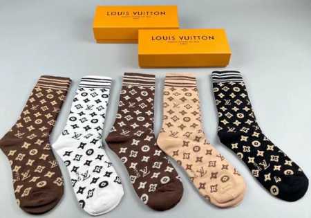 特 Louis Vuitton 路易威登驴家新品高筒袜子 一盒五双 纯棉材质，提花经典标志，柔软舒适透气，提花经典标志，炒鸡Nice的款式大牌出街，潮人必备超好 - 点击图像关闭