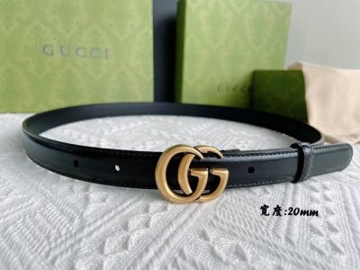 特P150 Gucci腰带简洁经典不仅征服了男士，也让许多女士们爱不释手。复古与时髦并存。这款进口牛皮纹理带身搭配品牌经典Logo金属扣，腰间必配饰物。2.0/