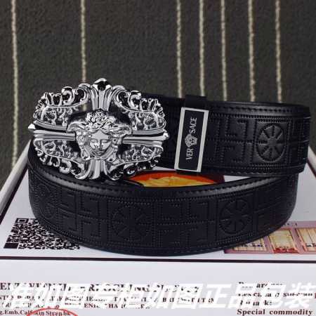 品名：范思哲.Ver Sace原单 型号：认准如图专柜包装，赠送打孔器 材料：百分百头层牛皮保证真皮。美人头，24K钢扣，复古雕花工艺专柜同等质量， 送人自用首 - 点击图像关闭