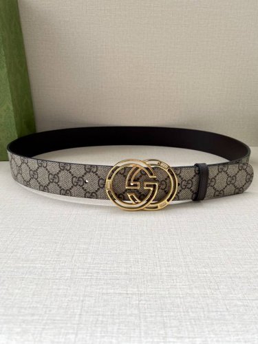 宽度4.0Cm Gucci Marmont系列每一季都会推陈出新 为灵感源于70年代的标志性Gg配件注入现代精髓 Supreme帆布印花 腰带反面采用咖啡色原版