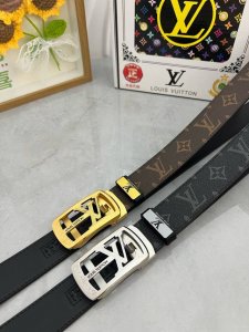 品名：Lv..路易..威登自动带 材质：原单牛皮腰带 百分百头层牛皮腰带保证真皮，24K纯钢扣，专柜原单品质、做工精细，时尚大牌，送人自用首选 包装： 请认准如