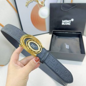 特 品牌：万宝龙 进口小牛皮，手感细腻柔软。搭配纯钢镶钻精品扣，自动扣男士必备！宽度：3.5Cm