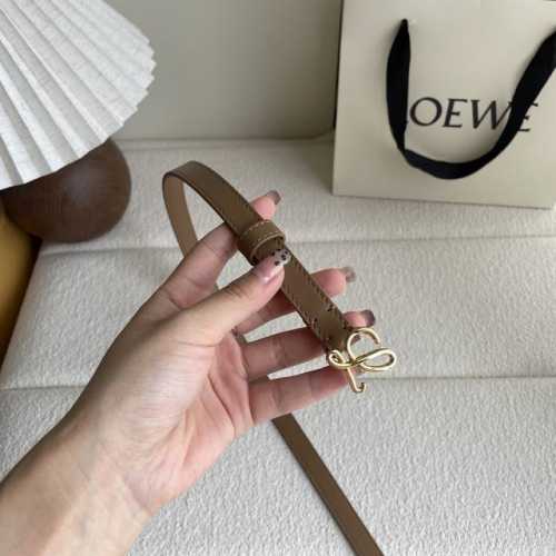 特P160 罗意威新款光滑牛皮革腰带，饰以金属Loewe品牌标志Logo，宽1.5Cm，五孔调节。颜色：橡木色