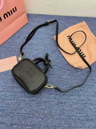 包包 羊皮 11.5Cm*7.5Cm - 点击图像关闭