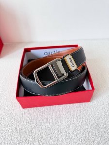 品名：卡地亚 Cartier 原单 腰带 皮带 型号：挂扣，原版经典纯钢材质扣头，实物拍摄，双面头层牛皮 材料：百分百头层牛皮，保证真皮。双面可用专柜同等质量，