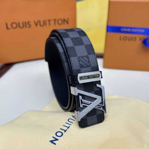 高端品质，实物拍摄 批 配全套包装 品牌：驴家最新款 扣头材质：精品实心钢扣 带身材质正面：40Mm宽度采用双面进口原版皮腰带 双面可用 。真空电镀五金扣头实物