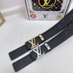 品名：Lv..路易..威登 材质：原单牛皮腰带 百分百头层牛皮腰带保证真皮，24K纯钢扣，专柜原单品质、做工精细，时尚大牌，送人自用首选 包装： 请认准如图专柜