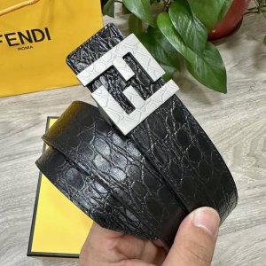 fendl 芬迪 宽40Mm双面原版小牛皮 搭配单钌钯电镀扣 完美的手感.油边 出众的设计.风格 高贵奢华 时尚大方 高清实拍 货真价实 品质保证 双面用