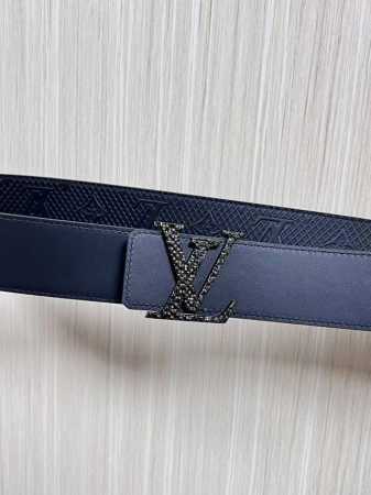 4.0宽双面进口牛皮压花，原单平纹底搭配精品扣头，4.0宽压网格。布纹扣。 - 点击图像关闭