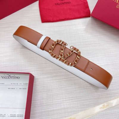 配送专柜全套包装 等级：专柜同步.原版包装.代购级别 材料：Valentino 此款采用进口原版皮搭配纯铜经典V字扣 多色可选 双面用设计 时尚潮流 专柜宽度：