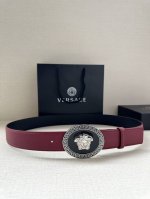宽度3.8Cm Versace 皮带，配有立体La Medusa双面搭扣，一面饰有Barroco印花。 La Medusa搭扣 腰带环 底面料：100%牛皮