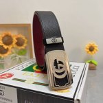 品名：古奇.Gu...Ci 材质：原单牛皮腰带 专柜原单品质、做工精细，时尚大牌，送人自用首选 包装： 请认准如图专柜包装赠送打孔器手提袋专柜礼盒宽度3.8Cm
