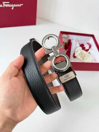 品名：菲拉格慕.Ferrgamo腰带 皮带 原单 型号：挂扣，纯铜材质经典挂扣，实物拍摄，头层牛皮 材料：百分百头层牛皮，保证真皮。纯铜材质，真空电镀永不掉色， - 点击图像关闭