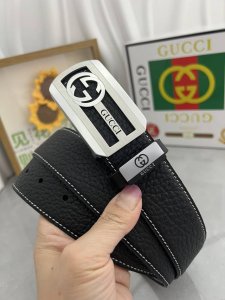 品名：古奇.Gu...Ci 原单 材质：原单牛皮腰带 专柜原单品质、做工精细，时尚大牌，送人自用首选 包装： 请认准如图专柜包装赠送打孔器手提袋专柜礼盒宽度3.