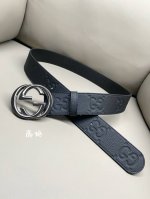 古驰.Gucci 全套包装 4.0Cm Gg 2024新款supreme帆布是品牌的一款代表性面料，其灵感源自30年代的典藏设计。互扣式双g以钯金色调配件亮眼呈