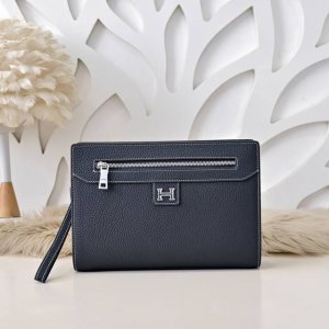 Hermes-爱马仕最新款男士手包采用顶级小牛皮 高贵五金拉链头 皮质柔软 手感超赞 做工精细 休闲实用 版型非常舒适 高品质尺寸：27.18.6Cm