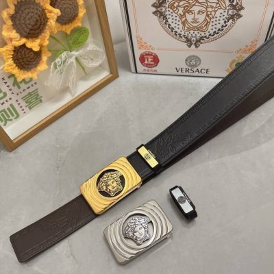 品名 Versace.范思哲 材质 原单牛皮腰带 百分百头层牛皮腰带保证真皮 24K纯钢扣 专柜原单品质 做工精细 时尚大牌 送人自用首选 包装 请认准如图专柜