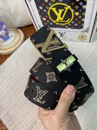 品名：Lv..路易..威登原单 材质：原单牛皮腰带 百分百头层牛皮腰带保证真皮，24K纯钢扣，专柜原单品质、做工精细，时尚大牌，送人自用首选 包装： 请认准如图 - 点击图像关闭