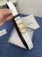 迪奥550 3.0Cm。特 这款 Montaigne Avenue 腰带从同名手袋汲取灵感，采用黑色光滑 牛皮革精心制作，质感柔软，设计优雅，饰以富有光泽的新款