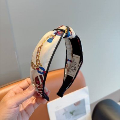 配包装 Hermes 爱马仕 火爆定制款发箍，网红同款 进口真丝面料， 出口订单、细节全部实拍！特制面料非常显质感！