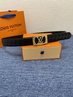品牌：驴牌 Lv新款进口小牛皮，手感细腻柔软。搭配纯钢自动精品钢扣，男士必备！宽度：3.5Cm