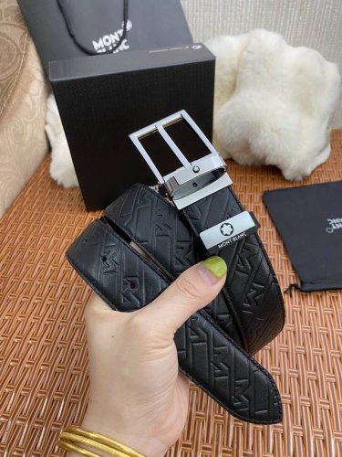 品名：万宝龙 Montblanc 原单 材质：原单牛皮腰带 百分百头层牛皮腰带保证真皮，24K纯钢扣，专柜原单品质、做工精细，时尚大牌，送人自用首选 包装： 请