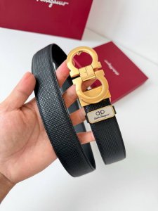 品名：菲拉格慕.Ferrgamo腰带 皮带 原单 型号：挂扣，纯铜材质经典挂扣，实物拍摄，头层牛皮 材料：百分百头层牛皮，保证真皮。纯铜材质，真空电镀永不掉色，