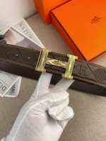 爱马仕 特种皮腰带系列 ，原厂五金精品不锈钢扣，手感柔软舒适 宽3.8Cm。