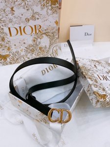 Dior Saddle Belt 马鞍腰带 粒面牛皮面与光滑牛皮底 手感柔软 精致 腰带2.0Cm