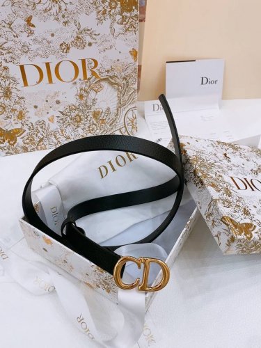 Dior Saddle Belt 马鞍腰带 粒面牛皮面与光滑牛皮底 手感柔软 精致 腰带2.0Cm