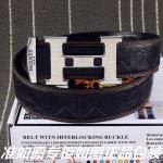 品名：爱玛仕.Her..Mes原单 型号：认准如图专柜包装，赠送打孔器 材料：百分百头层牛皮皮带，24K纯钢扣中间带logo字母保证真皮。专柜同等质量， 送人自