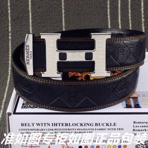 品名：爱玛仕.Her..Mes原单 型号：认准如图专柜包装，赠送打孔器 材料：百分百头层牛皮皮带，24K纯钢扣中间带logo字母保证真皮。专柜同等质量， 送人自