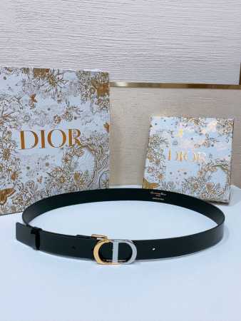 D Ior Montaigne *Cd*腰带 饰有*Christian Dior*标志 富有光泽的金色饰面金属细节 两个可拆卸环 小牛皮腰带 2.5Cm - 点击图像关闭