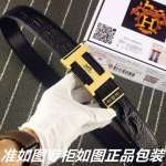 品名：爱玛仕.Her..Mes鳄鱼骨 DDD 型号：认准如图专柜包装，赠送打孔器 DDD 材料：百分百头层牛皮皮带，24K纯钢扣永不掉色保证真皮鳄鱼纹路。专柜同