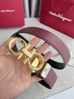 品名：菲拉格慕.Ferrgamo原单 型号：挂扣，原版经典斜边挂扣，实物拍摄，头层牛皮 材料：百分百头层牛皮，保证真皮。双面可用专柜同等质量，经典头层牛皮双面平