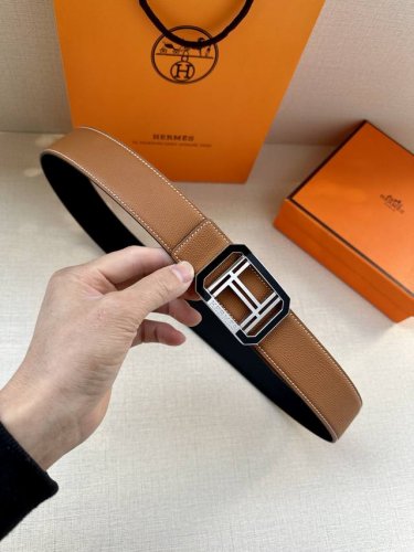 特 HermèS 爱马仕皮带 原单品质 进口头层牛皮 手掌纹搭配黑色平纹底 38Mm宽 搭配官网经典了珐琅扣 银扣