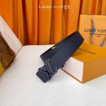 特 Louis Vuitton ：经典原单品质，面经典压花面配原版平纹底，搭配原单精品钢扣，精工制作，细节看图，实物拍摄，高端奢华，宽度4.0Cm